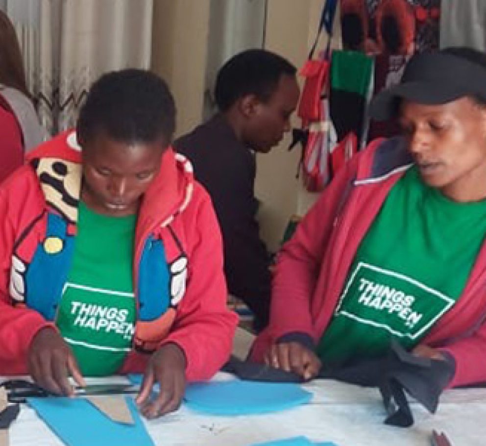 Oportunidades de futuro para mujeres y jóvenes de Kenia con la ONG Things Happen
