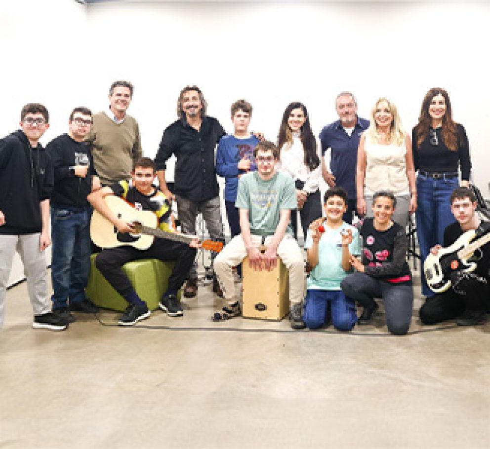 Antonio Carmona visita el Taller de Música Inclusiva de la Fundación Sesé, reforzando su apuesta por la inclusión social